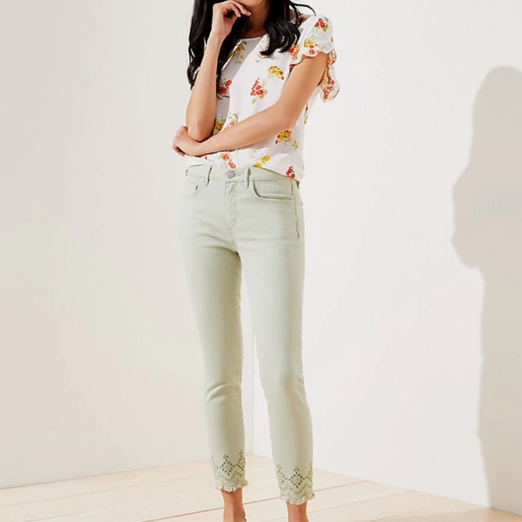 LOFT Denim - NWT Loft Eyelet Hem Skinny Crop Jeans in Matcha Latte. Size 2